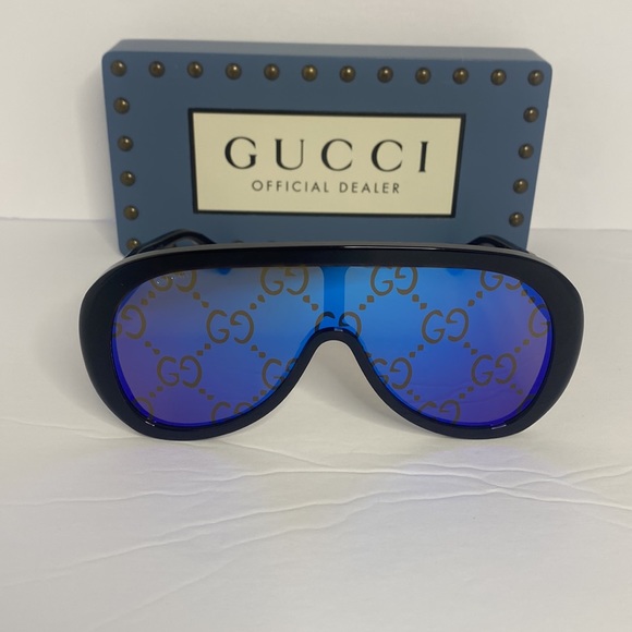 New - GUCCI Blue Logo Mask Unisex Sunglasses
GG1370S 001 99 - Picture 3 of 16
